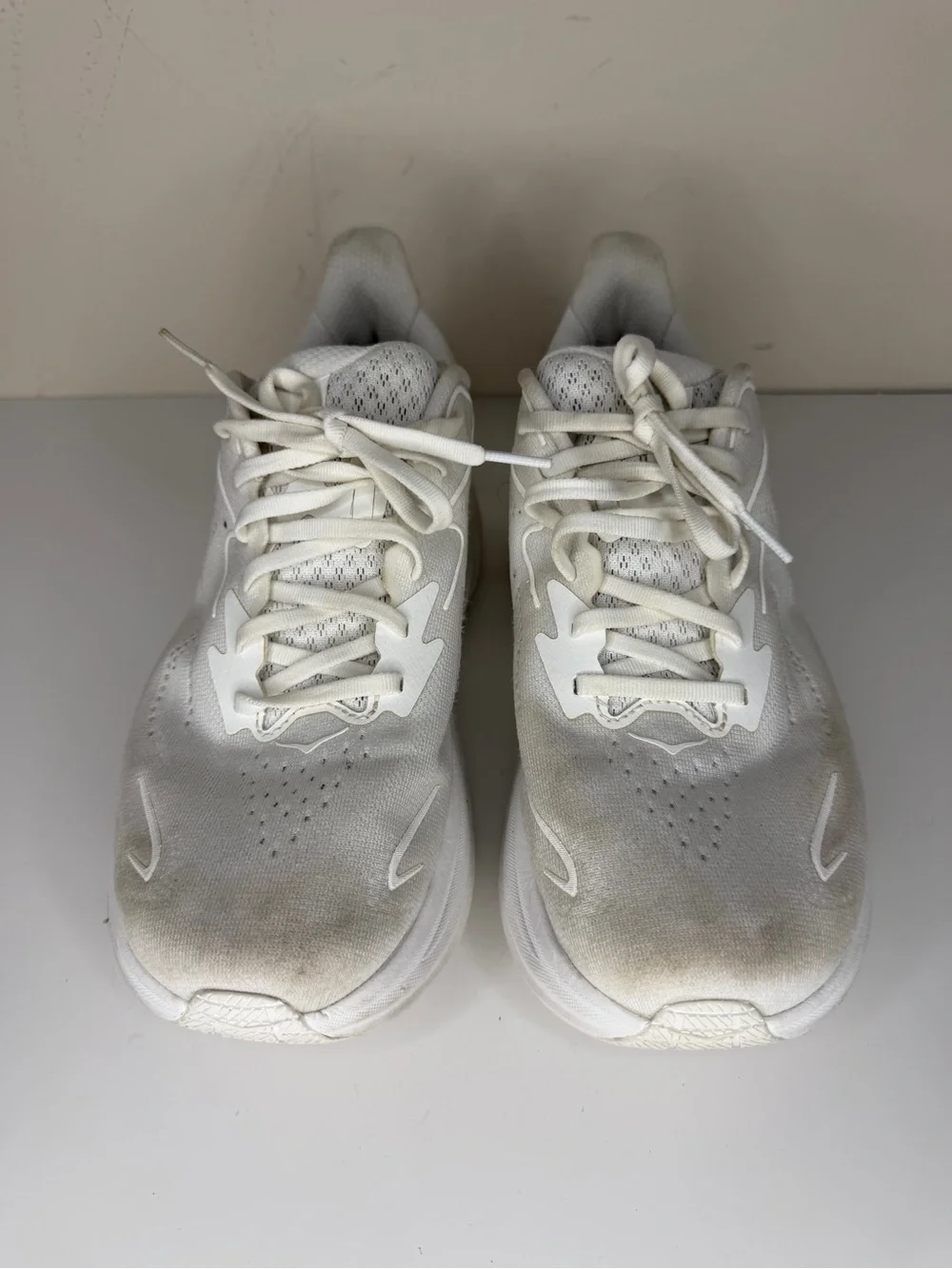 Hoka One One Clifton 10 Men Size 9.5 2E Triple White Sneakers Shoes 1162030 WWH